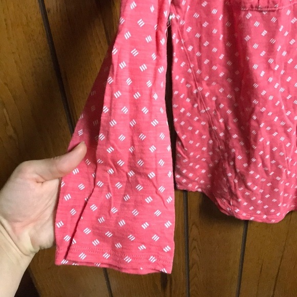 Liz Claiborne rolltab coral/white buttondown top - Picture 8 of 9